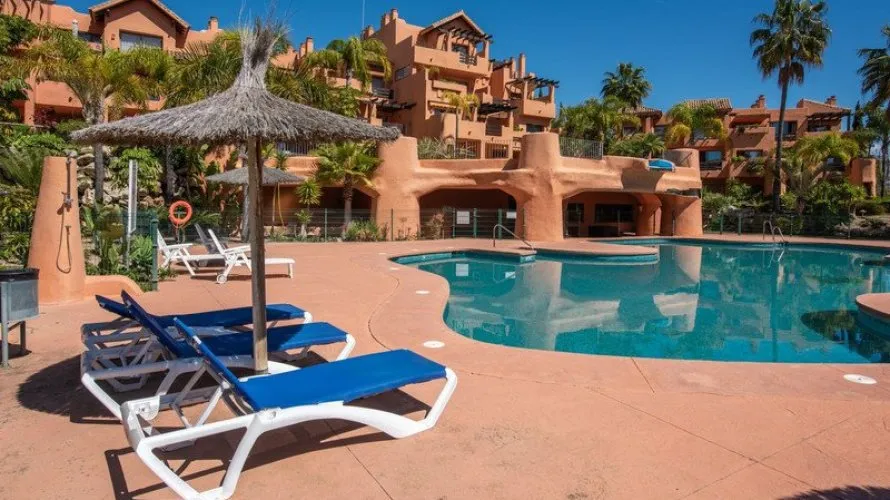 Apartment de 2 chambres à Estepona, Spain No. 338 № 6