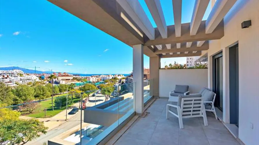 Apartment de 3 chambres à Estepona, Spain No. 354 № 5