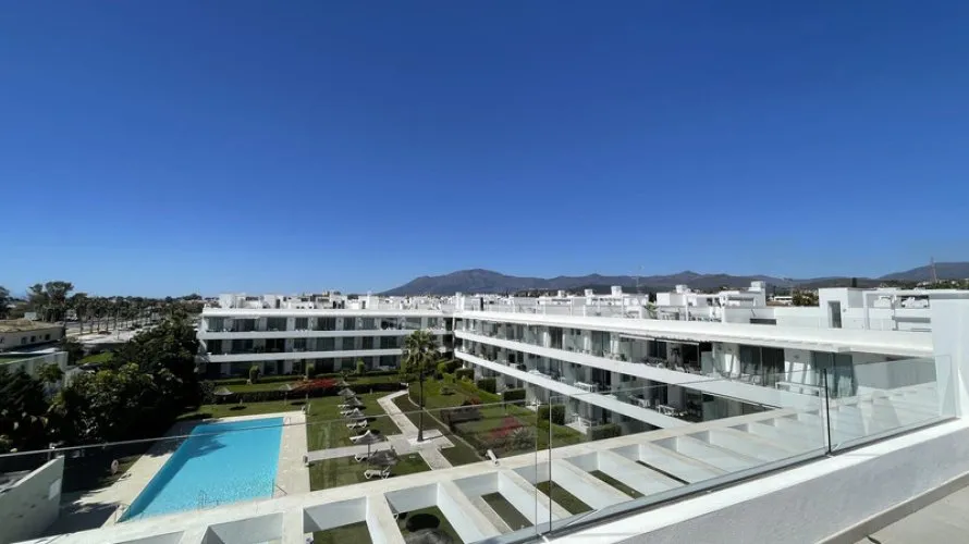 Duplex de 3 chambres à Estepona, Spain No. 669 № 4