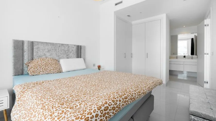 Apartment de 2 chambres à Estepona, Spain No. 648 № 3