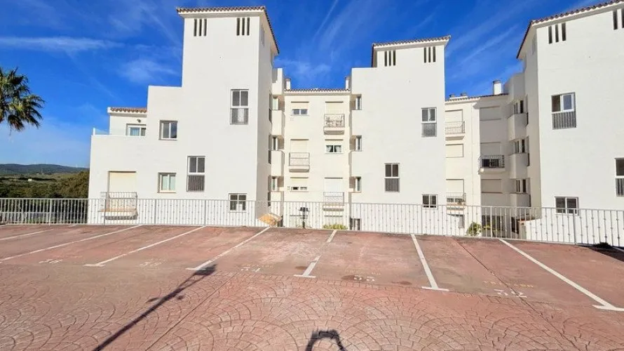 Apartment de 2 chambres à Manilva, Spain No. 561 № 5