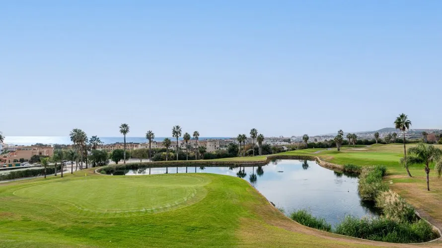 Apartment de 2 chambres à Casares, Spain No. 304 № 4