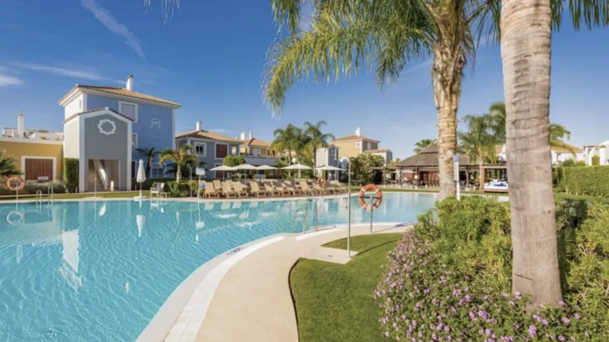 Apartment de 2 chambres à Estepona, Spain No. 540 № 3