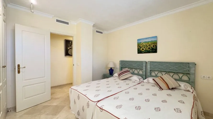 Duplex de 4 chambres à Casares, Spain No. 554 № 13