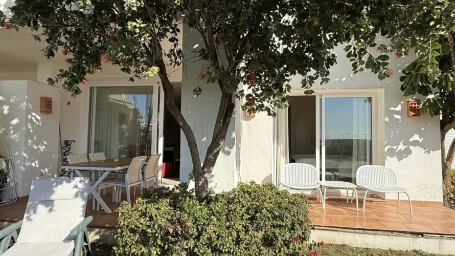 Apartment de 2 chambres à Estepona, Spain No. 609 № 3