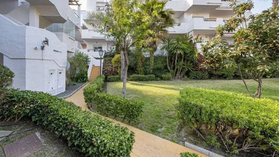 Apartment de 2 chambres à Estepona, Spain No. 682 № 13