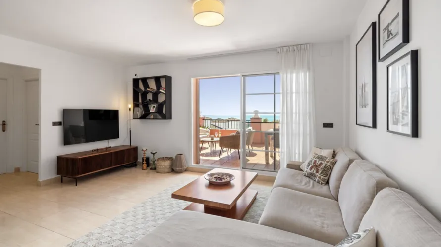 Apartment de 2 chambres à Manilva, Spain No. 705 № 1