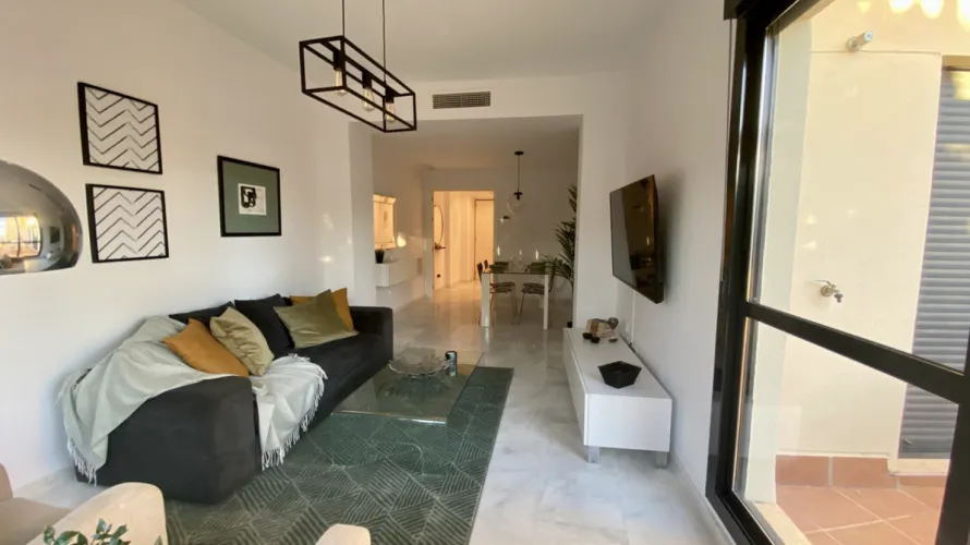 Apartment de 2 chambres à Estepona, Spain No. 657 № 2