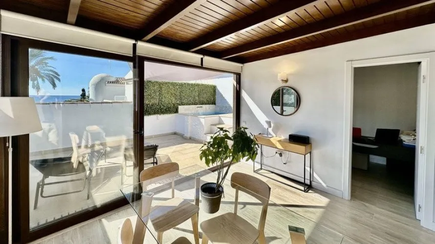 Apartment de 2 chambres à Estepona, Spain No. 444