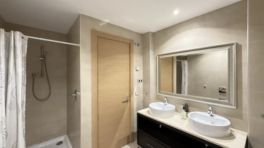 Apartment de 2 chambres à Marbella, Spain No. 538 № 14