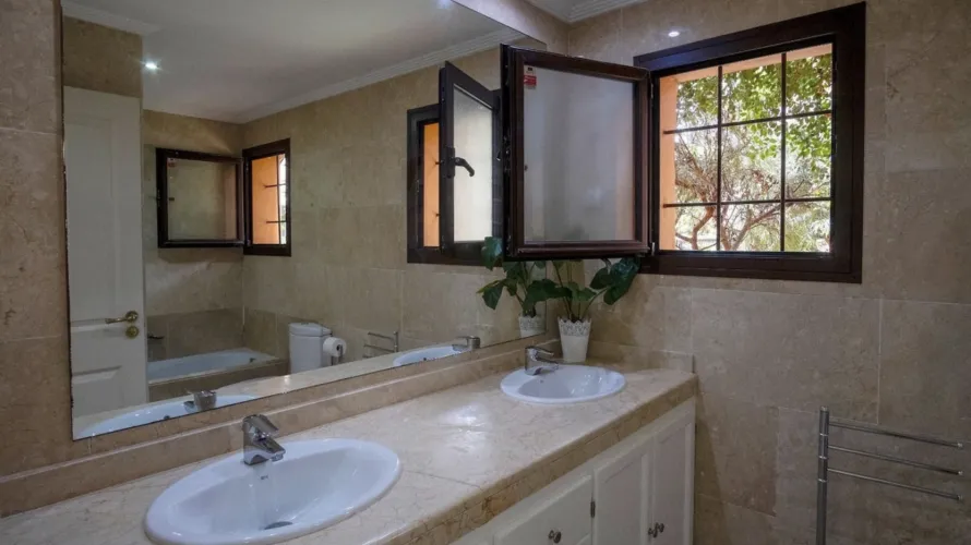 Apartment de 2 chambres à Estepona, Spain No. 610 № 15