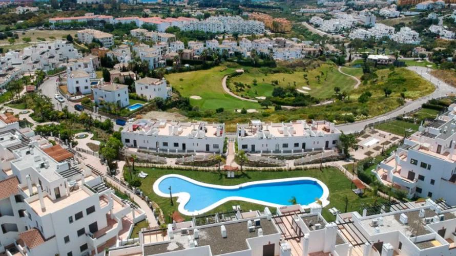 Apartment de 2 chambres à Estepona, Spain No. 694 № 24