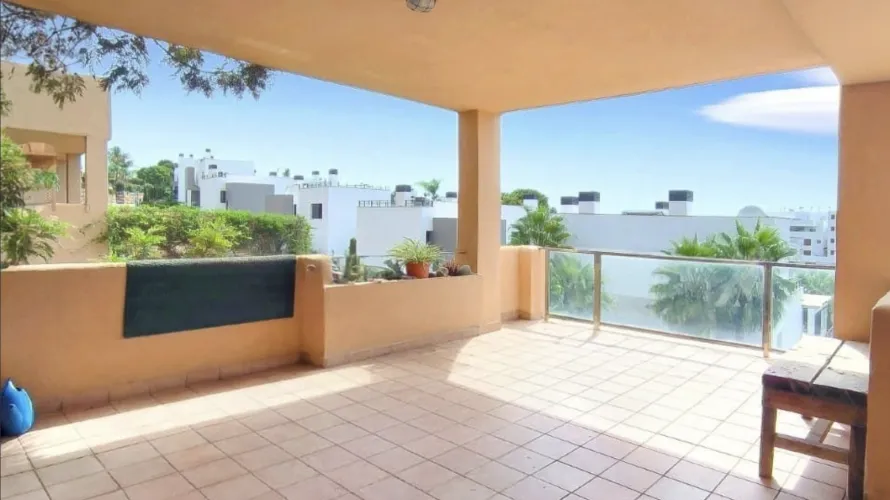 Apartment de 3 chambres à Estepona, Spain No. 473 № 11