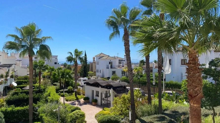 Apartment de 2 chambres à Estepona, Spain No. 339 № 4