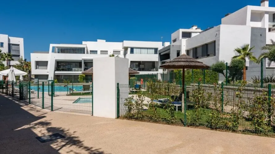 Apartment de 2 chambres à Estepona, Spain No. 416