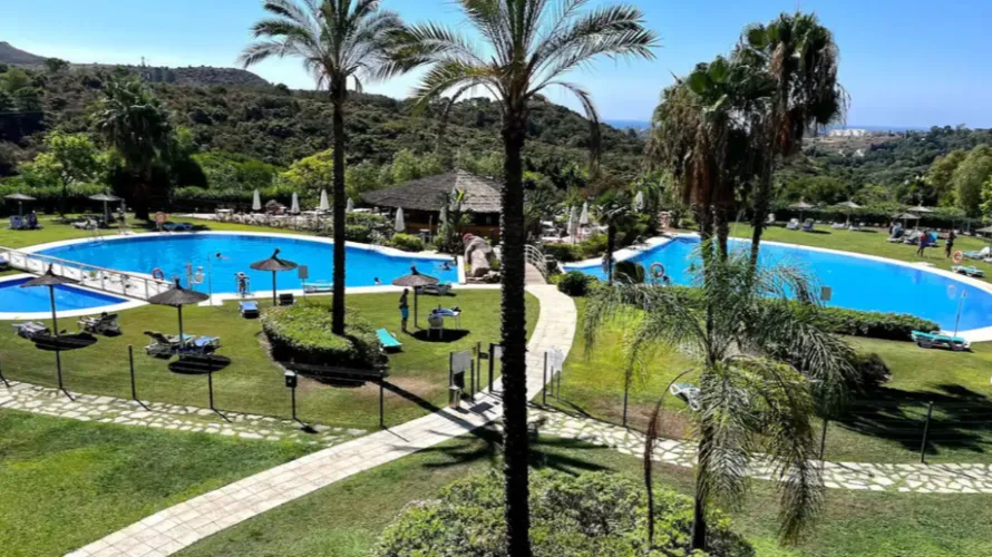 Apartment de 2 chambres à Marbella, Spain No. 764 № 3