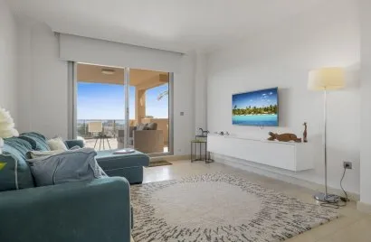 Apartment de 3 chambres à Estepona, Spain No. 445