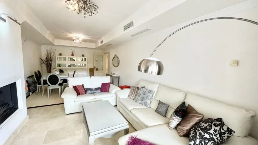 Apartment de 2 chambres à Marbella, Spain No. 254 № 12