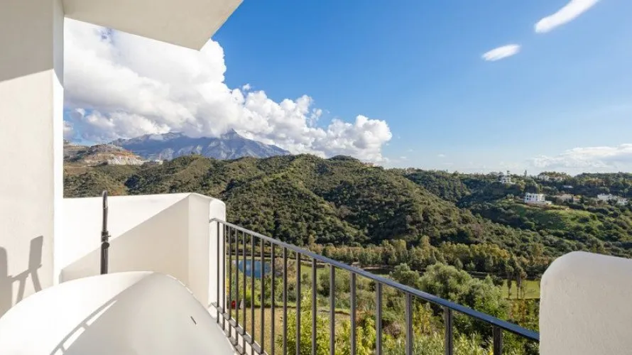 Apartment de 3 chambres à Benahavis, Spain No. 566 № 8