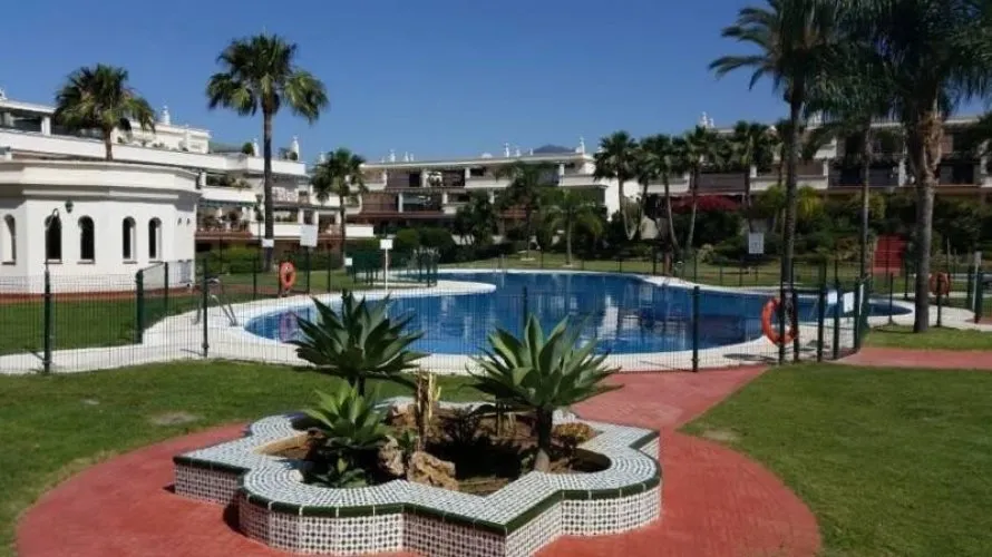 Apartment de 2 chambres à Marbella, Spain No. 598 № 1