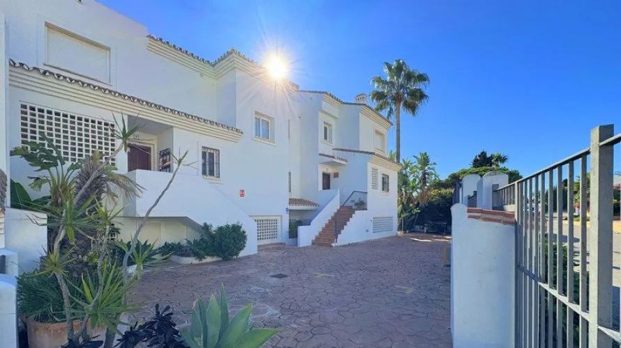 Duplex de 4 chambres à Casares, Spain No. 554 № 2