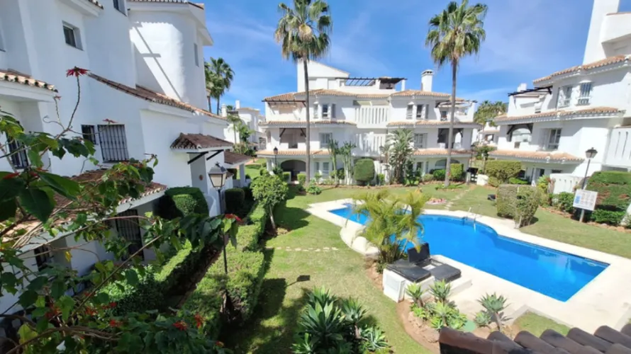 Apartment de 2 chambres à Nueva Andalucia, Spain No. 641 № 3