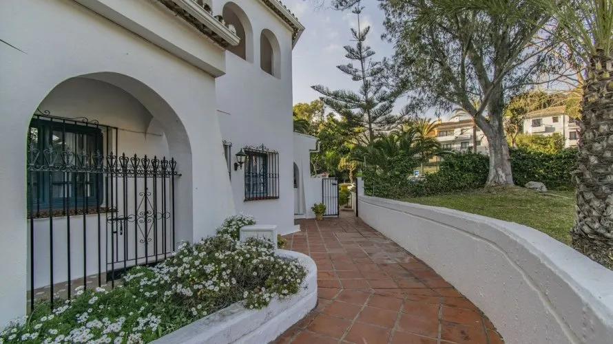 Apartment de 1 chambre à Marbella, Spain No. 662 № 4