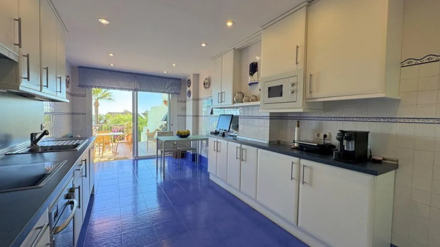 Duplex de 4 chambres à Casares, Spain No. 554 № 26