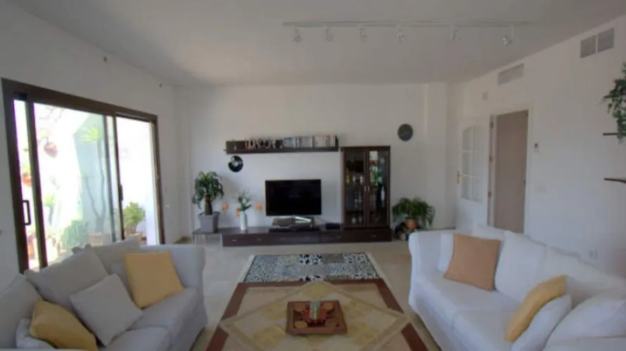 Penthouse de 2 chambres à Manilva, Spain No. 552 № 1