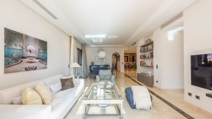 Duplex de 3 chambres à Estepona, Spain No. 244 № 1