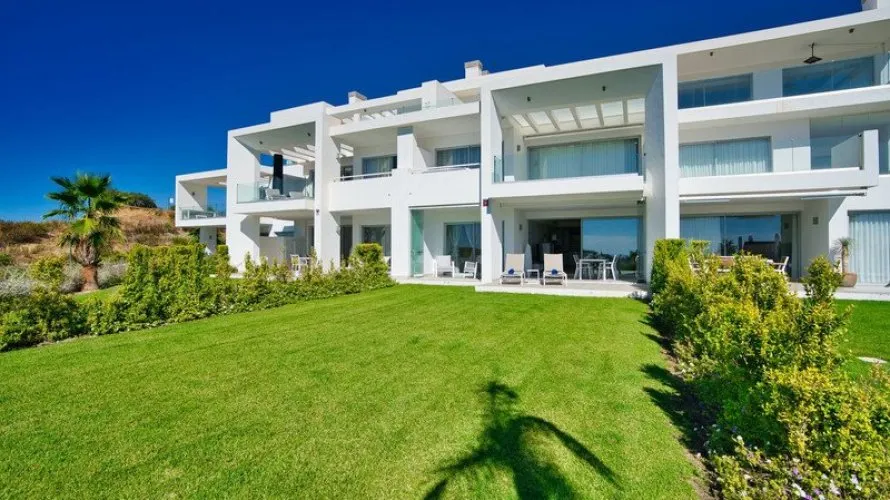 Apartment de 2 chambres à Estepona, Spain No. 655