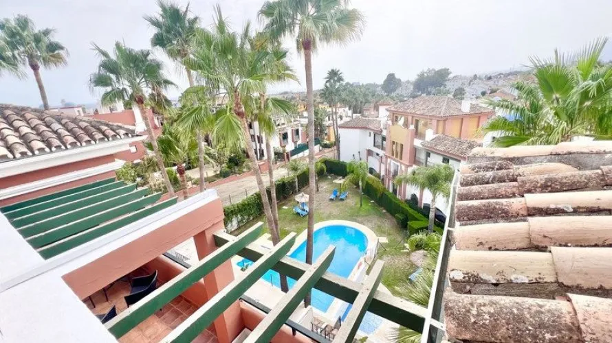 Duplex de 3 chambres à Estepona, Spain No. 498 № 1