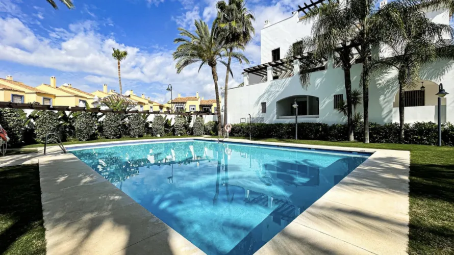 Apartment de 2 chambres à Marbella, Spain No. 779 № 22