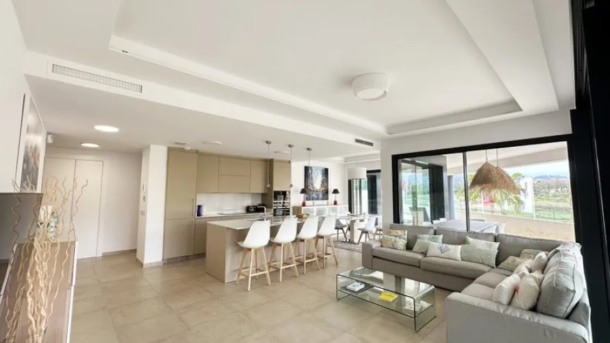 Apartment de 3 chambres à Estepona, Spain No. 707 № 5