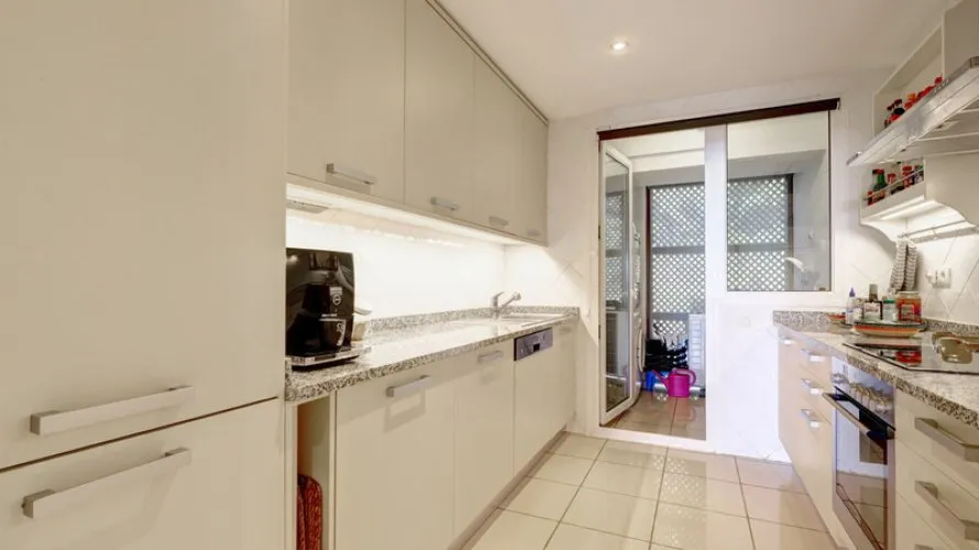 Apartment de 2 chambres à Estepona, Spain No. 653 № 26