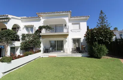 Apartment de 2 chambres à Estepona, Spain No. 783