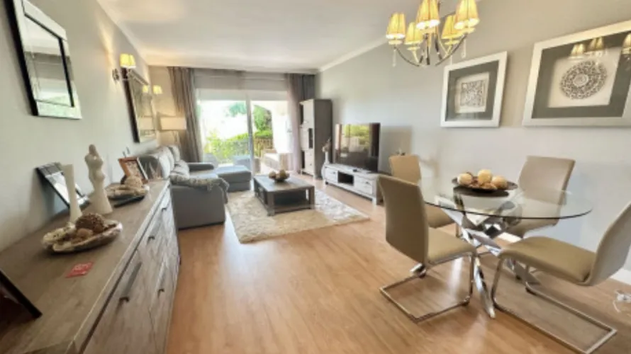 Apartment de 3 chambres à Marbella, Spain No. 386