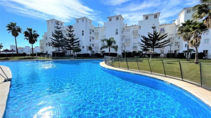 Apartment de 2 chambres à Manilva, Spain No. 561 № 20