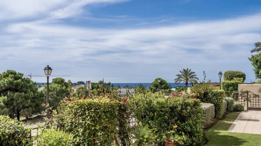 Apartment de 2 chambres à Estepona, Spain No. 782