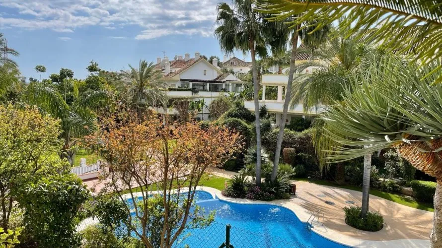 Apartment de 2 chambres à Marbella, Spain No. 254 № 6