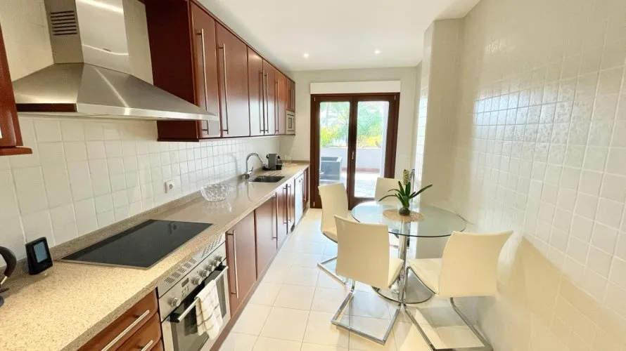 Apartment de 2 chambres à Marbella, Spain No. 254 № 11