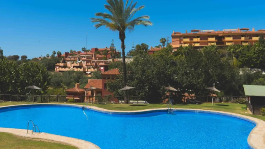 Apartment de 2 chambres à Marbella, Spain No. 697