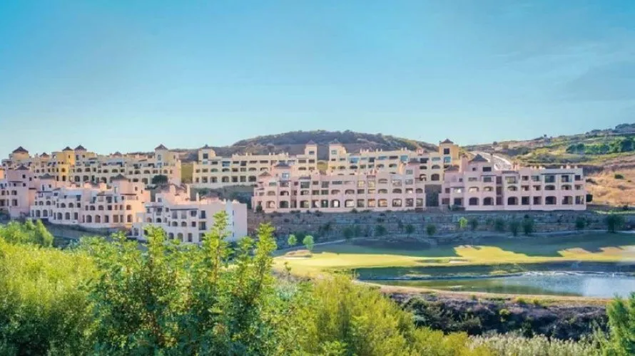 Apartment de 2 chambres à Estepona, Spain No. 425