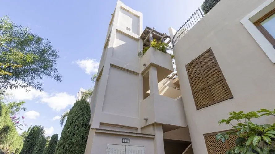 Apartment de 2 chambres à Estepona, Spain No. 653 № 2