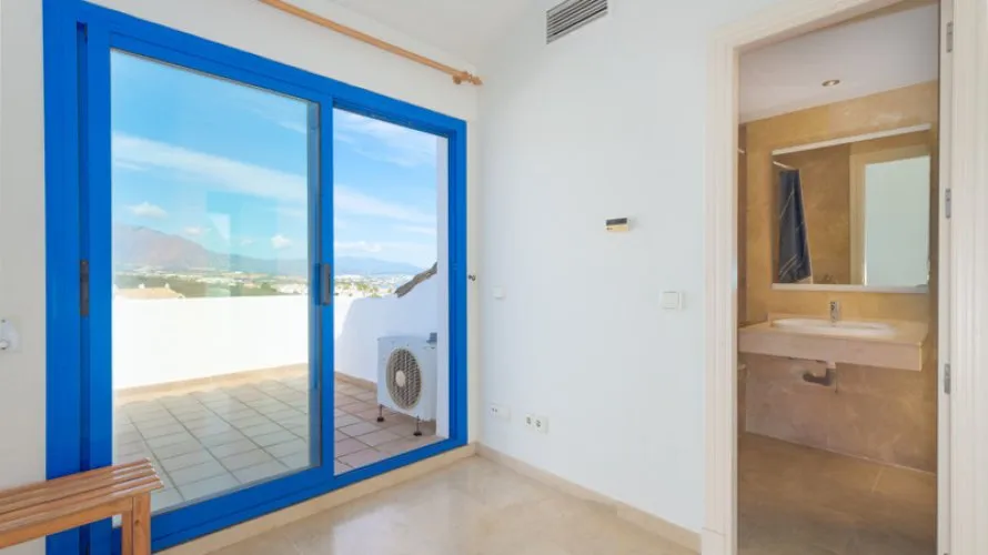 Duplex de 2 chambres à Manilva, Spain No. 410 № 22