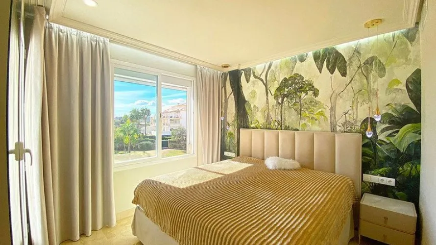 Apartment de 2 chambres à Estepona, Spain No. 639 № 2