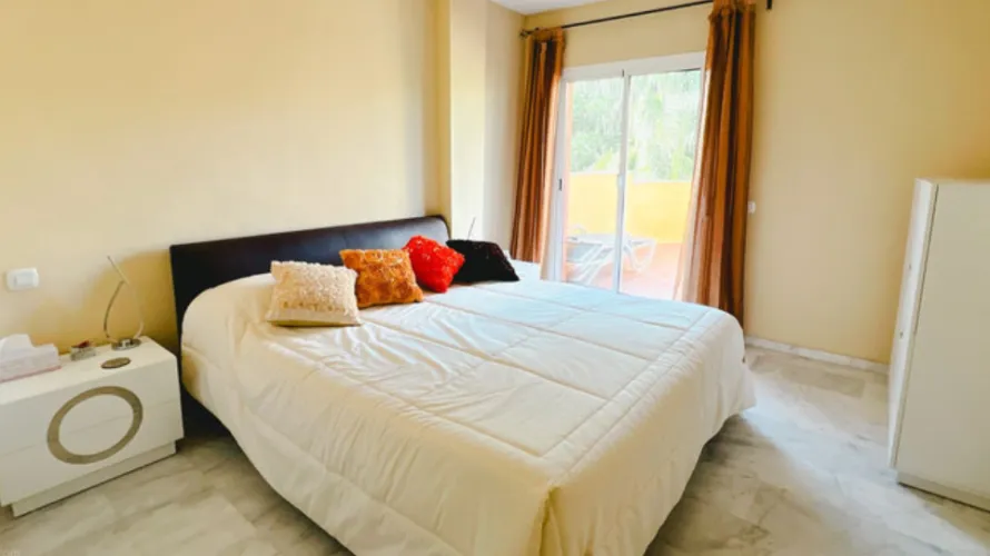 Apartment de 2 chambres à Marbella, Spain No. 804 № 4