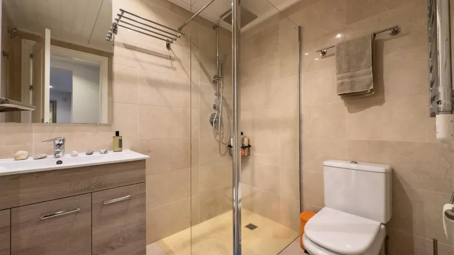 Apartment de 3 chambres à Benahavis, Spain No. 704 № 19