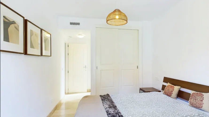 Apartment de 2 chambres à Estepona, Spain No. 440 № 6