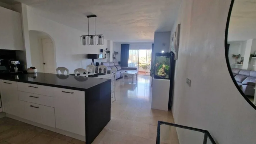 Apartment de 2 chambres à Estepona, Spain No. 682 № 8